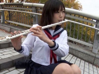 《清楚ＪＫ》吹奏楽部のマジメな女子校生は、放課後男性のチンポも吹いているｗｗ